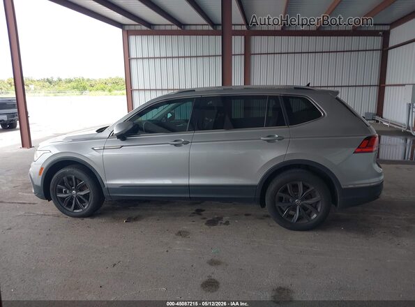 3VV3B7AX9NM168771 2022 VOLKSWAGEN TIGUAN Gray 360 interior view