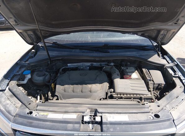 3VV4B7AX0JM195789 2018 VOLKSWAGEN TIGUAN Серый Вид сзади