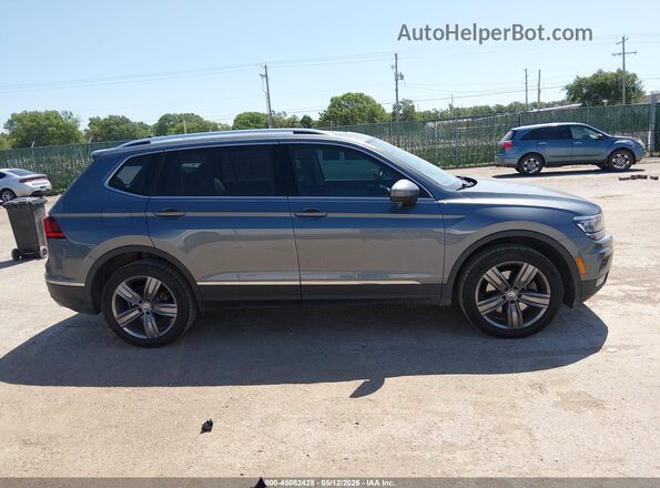 3VV4B7AX0JM195789 2018 VOLKSWAGEN TIGUAN Серый Вид задней части салона