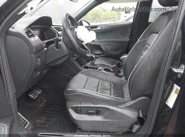 3VV4B7AX1NM119567 2022 VOLKSWAGEN TIGUAN Black Widok wnętrza z przodu