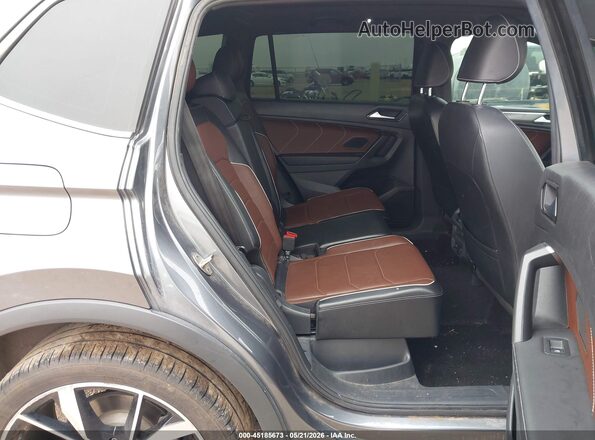 3VV4B7AX4NM084104 2022 VOLKSWAGEN TIGUAN Gray Widok naklejki z numerem VIN