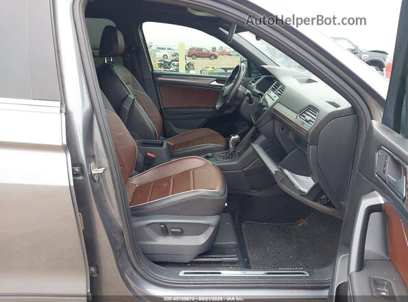 3VV4B7AX4NM084104 2022 VOLKSWAGEN TIGUAN Gray Widok wnętrza z przodu