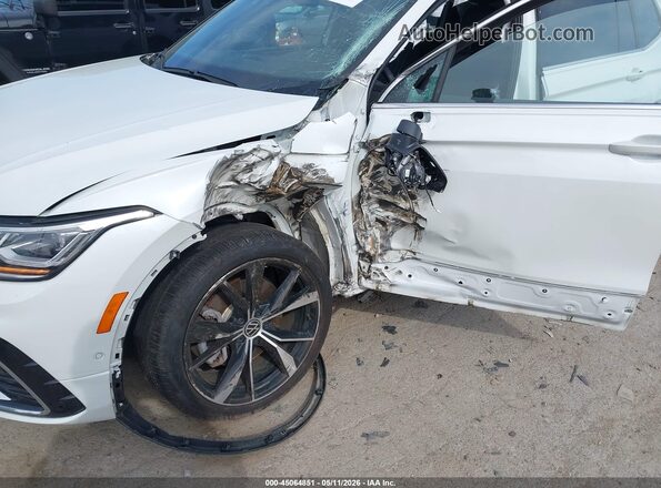 3VV4B7AX8RM158792 2024 VOLKSWAGEN TIGUAN White წინა ხედი