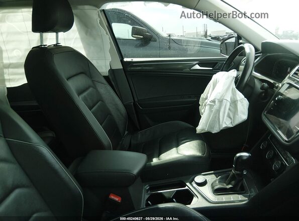 3VV4B7AX9KM123863 2019 VOLKSWAGEN TIGUAN Gray Вид салону спереду