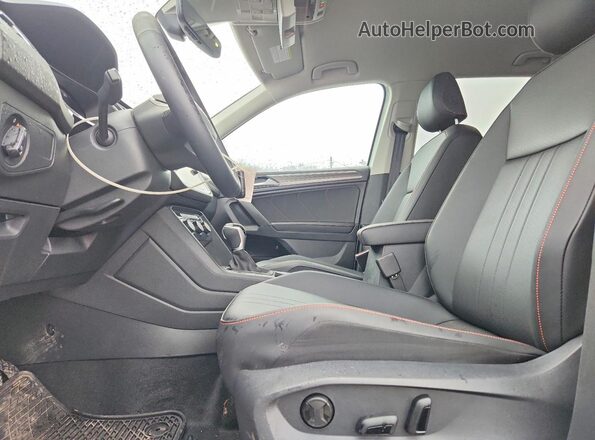 3VV5B7AX2RM230557 2024 VOLKSWAGEN TIGUAN White Vista interior delantera