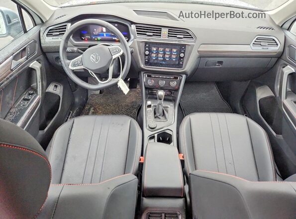 3VV5B7AX2RM230557 2024 VOLKSWAGEN TIGUAN White Vista del salpicadero