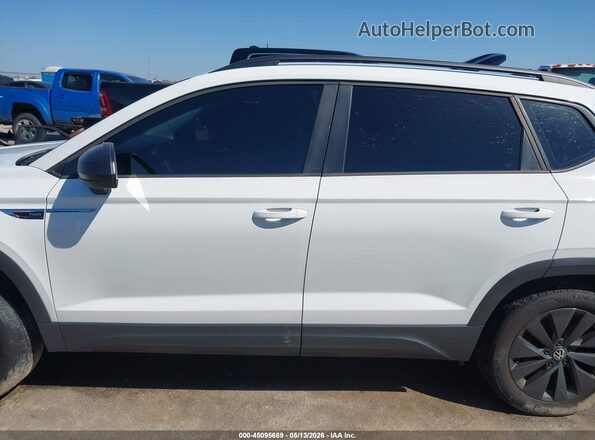 3VV5X7B22RM096850 2024 VOLKSWAGEN TAOS White უკანა სალონის ხედი