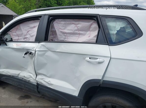3VV5X7B28RM010067 2024 VOLKSWAGEN TAOS White 