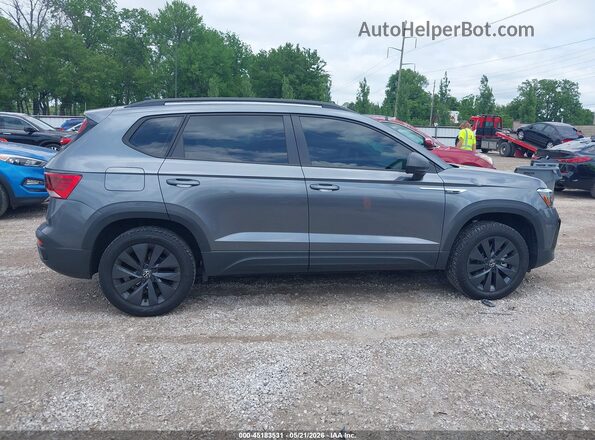 3VV5X7B2XRM131022 2024 VOLKSWAGEN TAOS Gray Widok wnętrza z tyłu