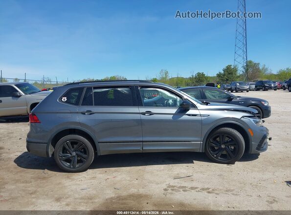 3VV8B7AX0RM208537 2024 VOLKSWAGEN TIGUAN Gray Vista interior trasera