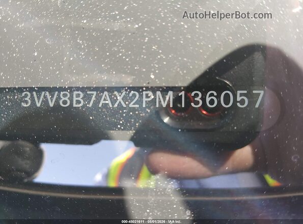 3VV8B7AX2PM136057 2023 VOLKSWAGEN TIGUAN Black ძრავის განყოფილების ხედი