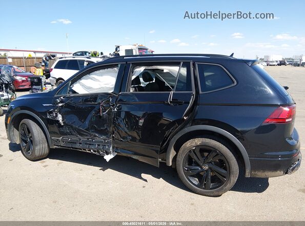 3VV8B7AX2PM136057 2023 VOLKSWAGEN TIGUAN Black უკანა სალონის ხედი