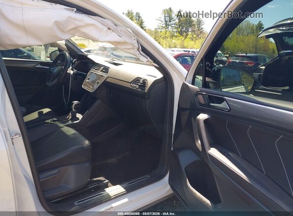 3VV8B7AX2RM015578 2024 VOLKSWAGEN TIGUAN Белый Вид салона спереди