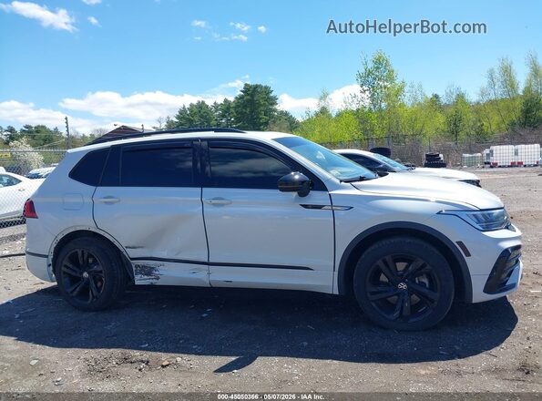 3VV8B7AX2RM015578 2024 VOLKSWAGEN TIGUAN Белый Вид задней части салона