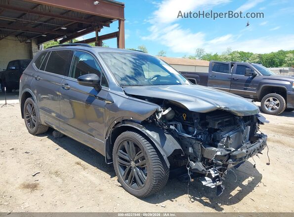3VV8B7AX4NM112646 2022 VOLKSWAGEN TIGUAN Gray Widok z przodu
