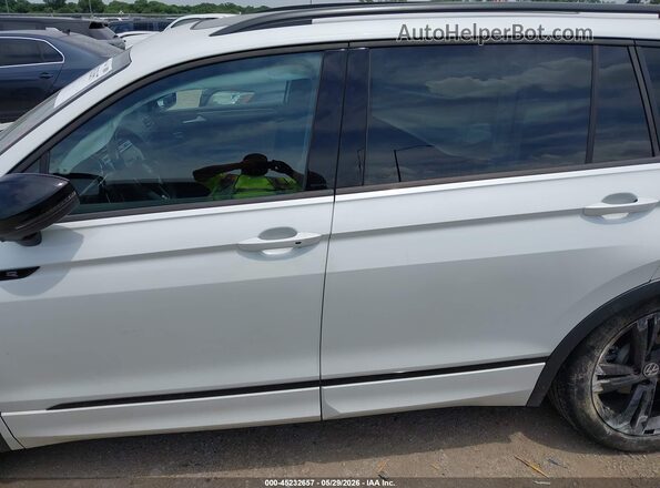 3VV8B7AX5RM038563 2024 VOLKSWAGEN TIGUAN Белый 
