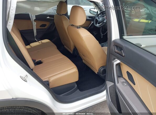 3VV8B7AX5RM038563 2024 VOLKSWAGEN TIGUAN Белый 