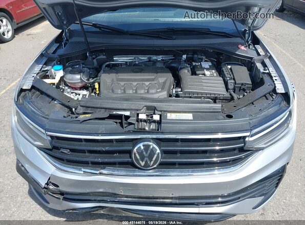 3VV8B7AX7RM189386 2024 VOLKSWAGEN TIGUAN Silver Widok z tyłu
