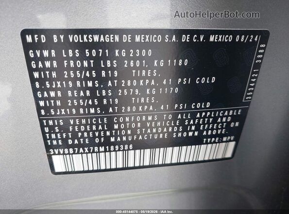 3VV8B7AX7RM189386 2024 VOLKSWAGEN TIGUAN Silver Widok komory silnika