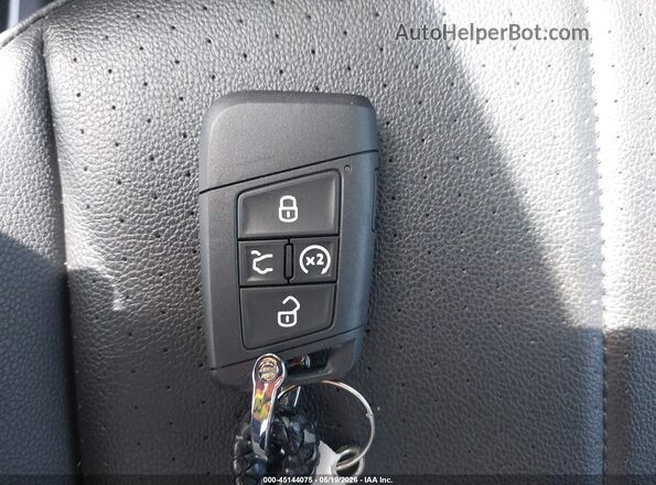 3VV8B7AX7RM189386 2024 VOLKSWAGEN TIGUAN Silver Widok deski rozdzielczej