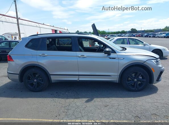3VV8B7AX7RM189386 2024 VOLKSWAGEN TIGUAN Silver Widok wnętrza 360 stopni