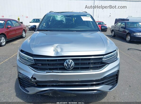 3VV8B7AX7RM189386 2024 VOLKSWAGEN TIGUAN Silver Widok wnętrza z tyłu