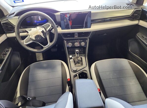 3VV8C7B27TM033291 2026 VOLKSWAGEN TAOS Black Widok deski rozdzielczej