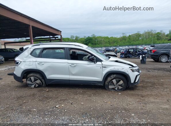 3VV8X7B25RM063418 2024 VOLKSWAGEN TAOS White Вид задньої частини салону