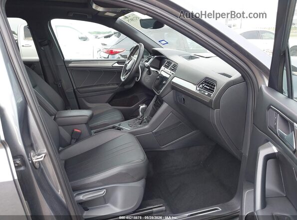 3VVCB7AX0PM070201 2023 VOLKSWAGEN TIGUAN Gray Widok wnętrza z przodu