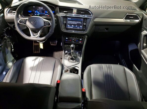 3VVCB7AX0PM117999 2023 VOLKSWAGEN TIGUAN Silver Вид панелі приладів