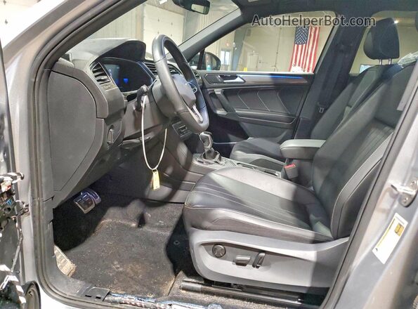 3VVCB7AX0PM117999 2023 VOLKSWAGEN TIGUAN Silver Вид салону спереду