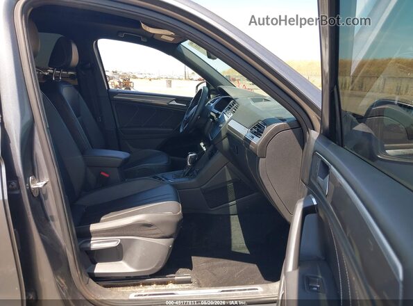 3VVCB7AX1NM083861 2022 VOLKSWAGEN TIGUAN Серый Вид салона спереди