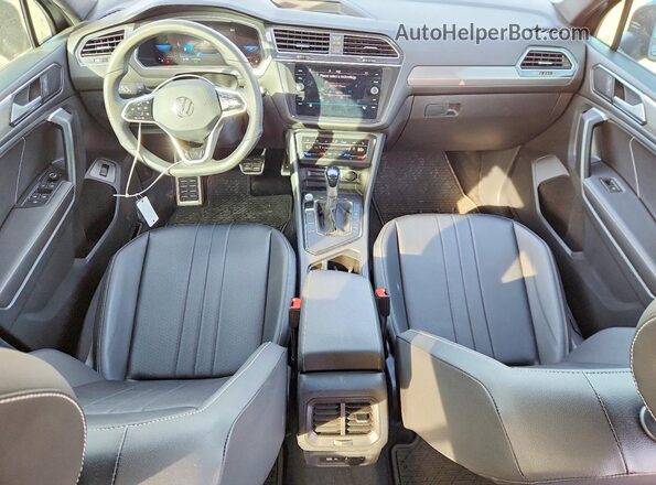 3VVCB7AX3RM056618 2024 VOLKSWAGEN TIGUAN Gray 