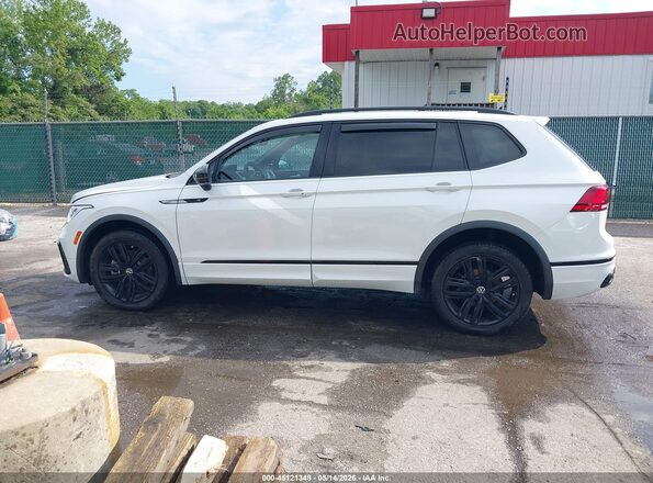 3VVCB7AX4NM137976 2022 VOLKSWAGEN TIGUAN White Вид задньої частини салону
