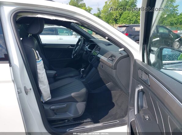 3VVCB7AX4NM137976 2022 VOLKSWAGEN TIGUAN White Вид салону спереду