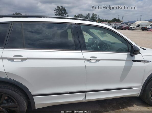 3VVCB7AX6PM098844 2023 VOLKSWAGEN TIGUAN White 360 interior view