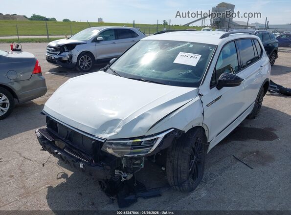 3VVCB7AX8NM027562 2022 VOLKSWAGEN TIGUAN White Առջևի ձախ երեք քառորդ տեսարան
