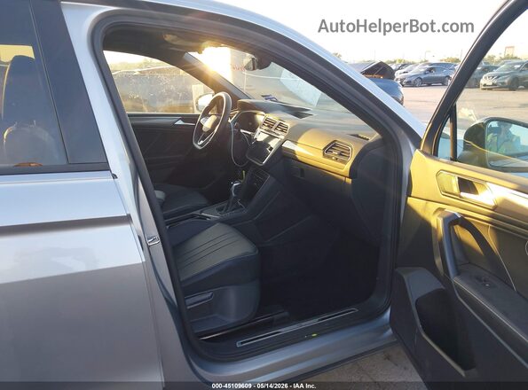 3VVCB7AX9RM001431 2024 VOLKSWAGEN TIGUAN Silver Vista interior delantera