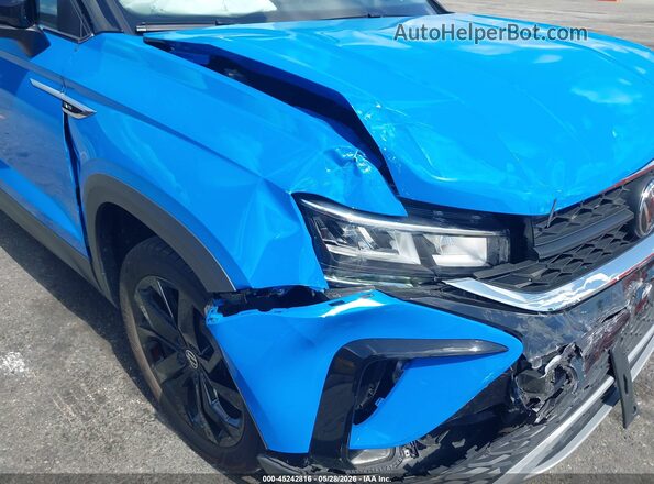 3VVEX7B28RM075002 2024 VOLKSWAGEN TAOS Blue Front view