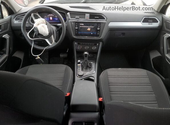 3VVFB7AX0RM186160 2024 VOLKSWAGEN TIGUAN Gray 