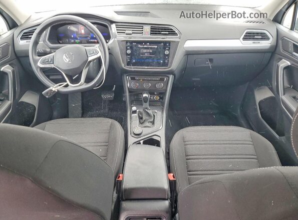 3VVFB7AX6RM112130 2024 VOLKSWAGEN TIGUAN Silver Widok deski rozdzielczej