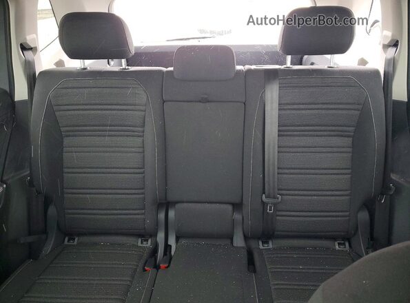 3VVFB7AX6RM112130 2024 VOLKSWAGEN TIGUAN Silver Widok tylnych siedzeń