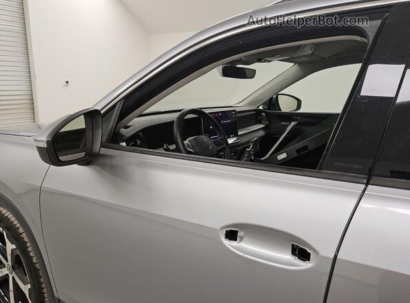 3VVFR7RM5TM016552 2026 VOLKSWAGEN TIGUAN Silver 