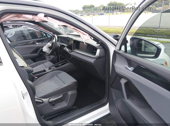 3VVHR7RM6TM019632 2026 VOLKSWAGEN TIGUAN White Widok wnętrza z przodu