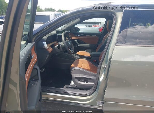 3VVLR7RM1SM011396 2025 VOLKSWAGEN TIGUAN Green Widok wnętrza z przodu