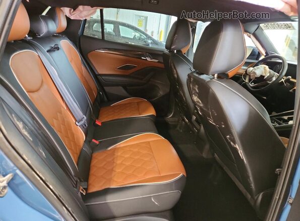 3VVLR7RM8SM049711 2025 VOLKSWAGEN TIGUAN Blue Widok tylnych siedzeń