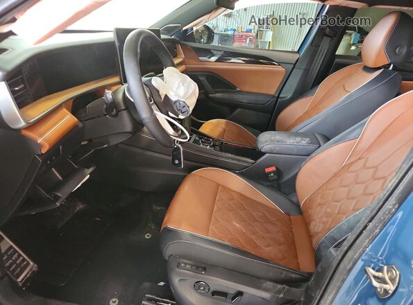 3VVLR7RM8SM049711 2025 VOLKSWAGEN TIGUAN Blue Widok wnętrza z przodu