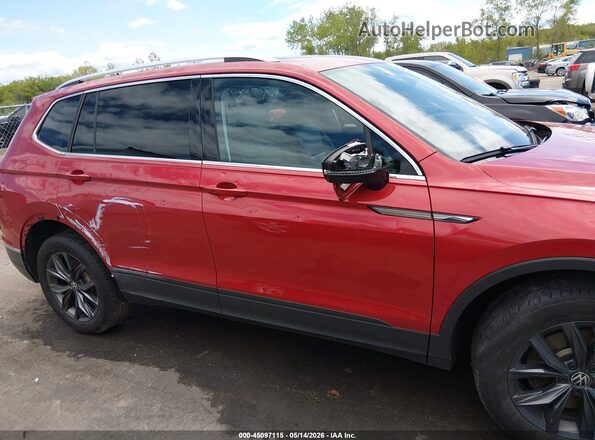 3VVMB7AX4PM128055 2023 VOLKSWAGEN TIGUAN Red Вид задньої частини салону