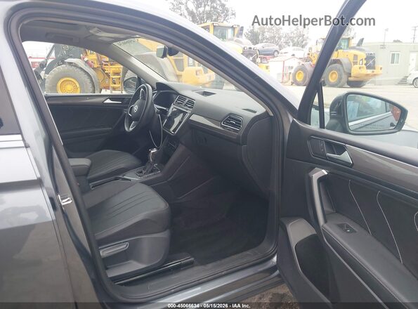 3VVNB7AX0PM063855 2023 VOLKSWAGEN TIGUAN Gray Front interior view