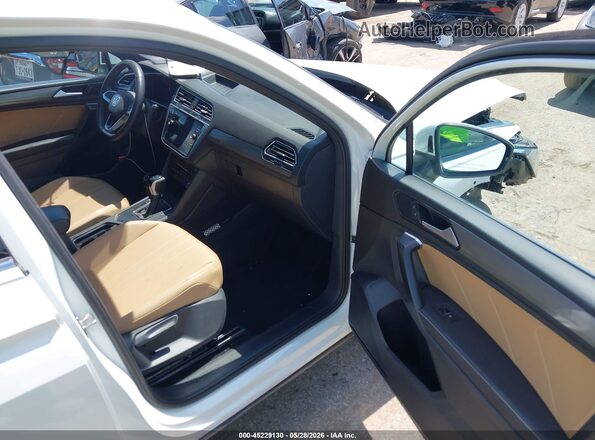 3VVNB7AX3RM039116 2024 VOLKSWAGEN TIGUAN Белый Вид салона спереди